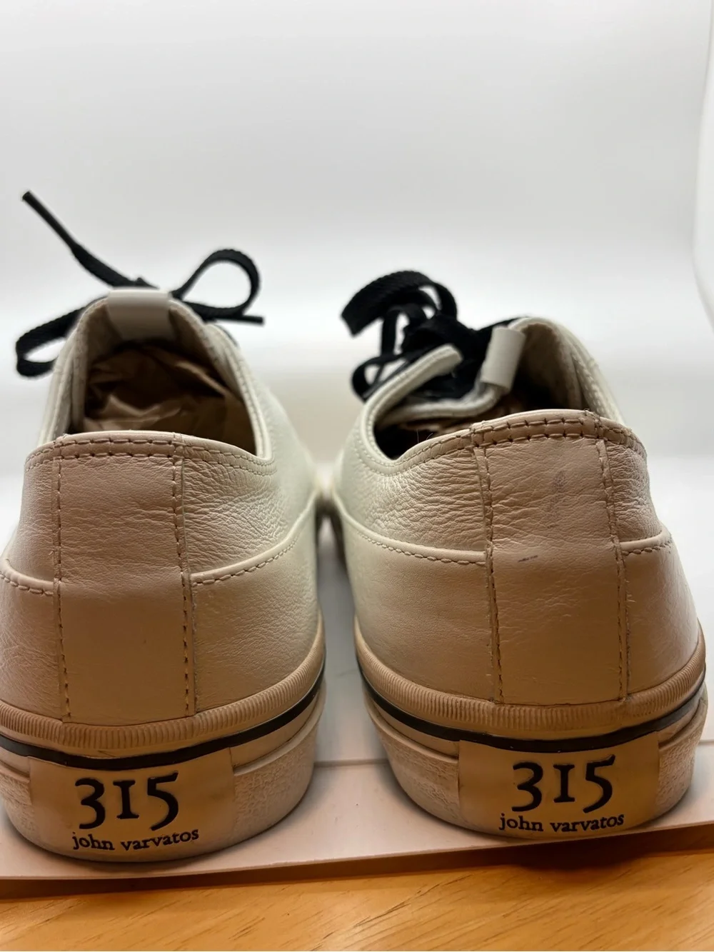 Rare Men’s  John Varvatos X Converse low-top leather sneakers US 10M